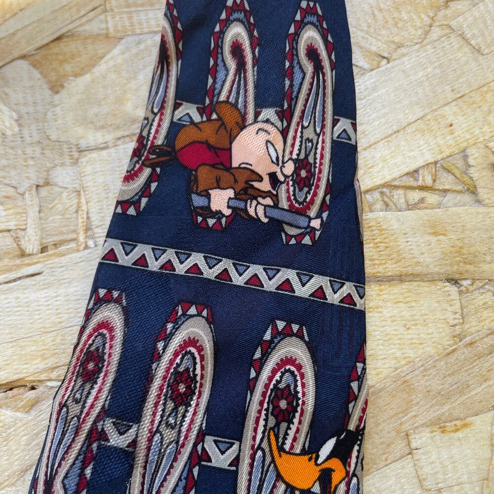 Official Looney Tunes Mania Silk Necktie w/Characters on It - Picture 4 of 6